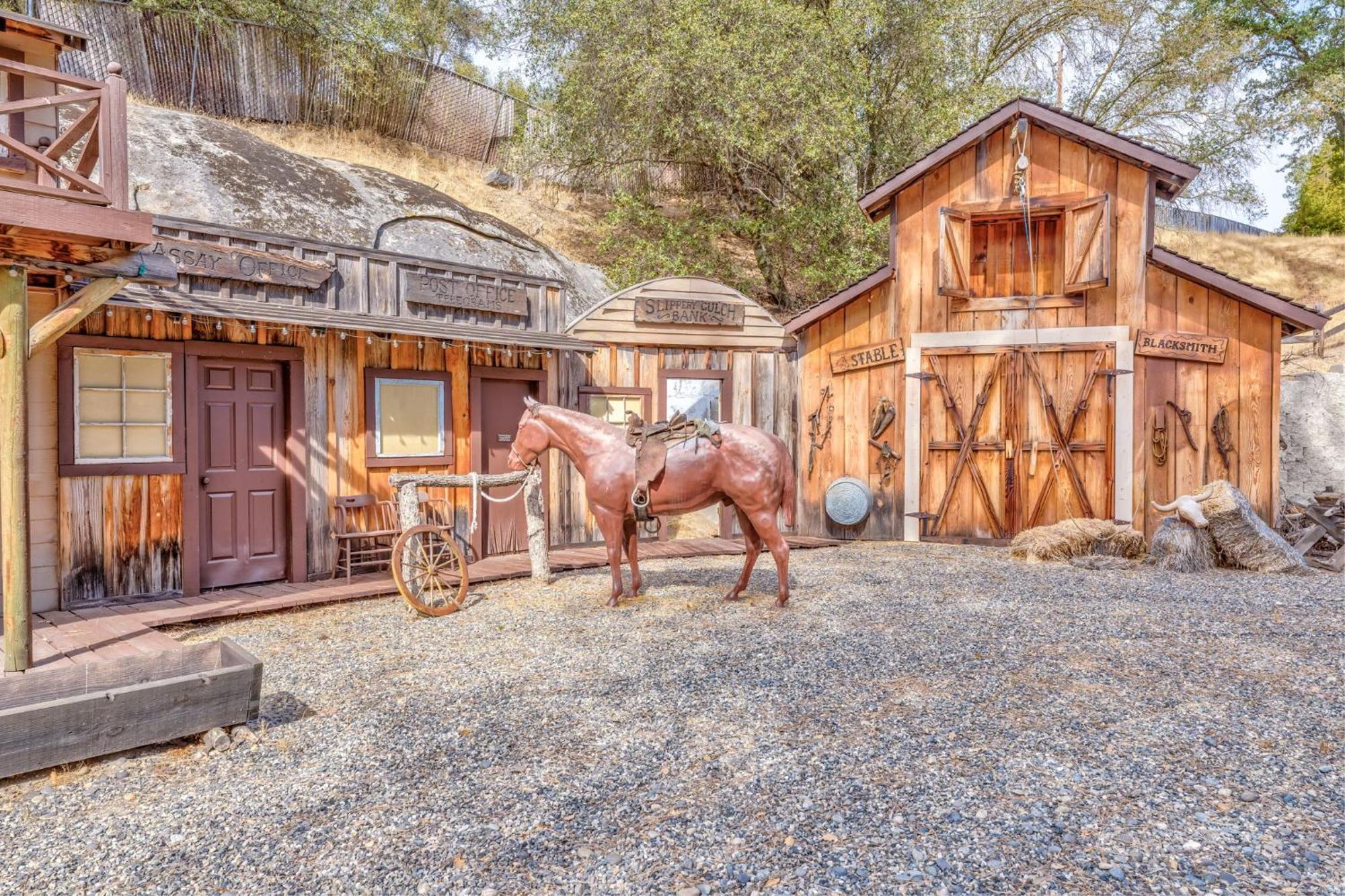 Goldside Mansion W/Sleeping For 20 And Tons Of Fun Oakhurst Exterior foto